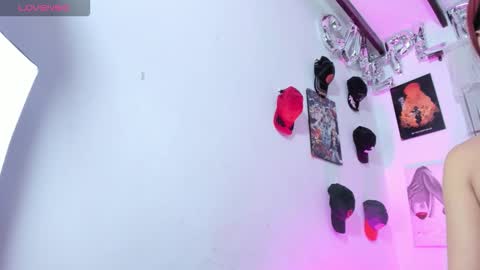 Rihanna hotx online show from March 18, 2:57 am