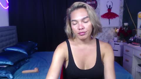 Snapshot of risque_asiancassandra chatting on December 28, 12:15 am Miss Cassie online show from December 28, 12:15 am