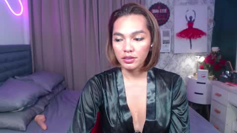 Snapshot of risque_asiancassandra chatting on February 9, 8:13 pm Miss Cassie online show from February 9, 8:13 pm