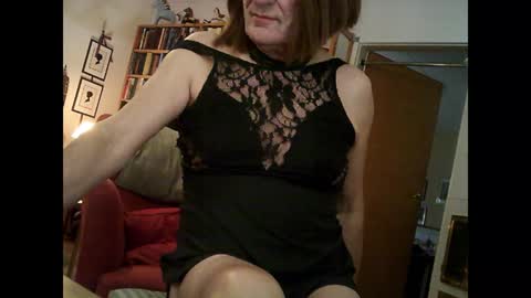 Snapshot of rosa_teevee chatting on December 22, 9:42 pm Tina online show from December 22, 9:42 pm