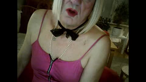 Snapshot of rosa_teevee chatting on January 25, 12:38 am Tina online show from January 25, 12:38 am