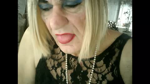 Snapshot of rosa_teevee chatting on February 1, 5:47 pm Tina online show from February 1, 5:47 pm