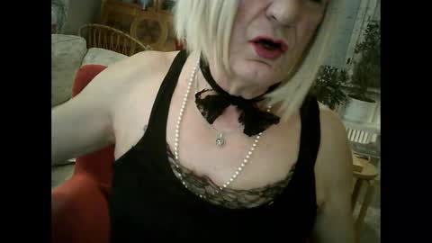Snapshot of rosa_teevee chatting on March 7, 9:53 pm Tina online show from March 7, 9:53 pm