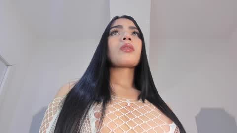roxana_scott1 online show from April 2, 3:37 am
