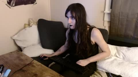 sabinewinters online show from April 1, 8:48 am