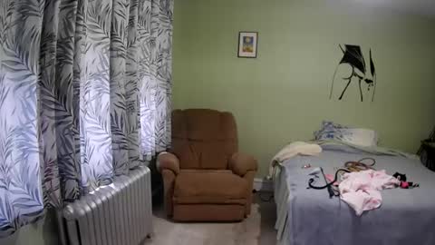 Sandy Jones online show from July 18, 4:58 pm