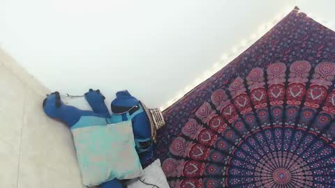 sanzjulie online show from February 26, 7:05 pm