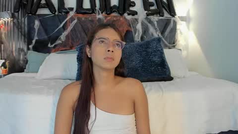 Sara online show from October 26, 9:33 pm