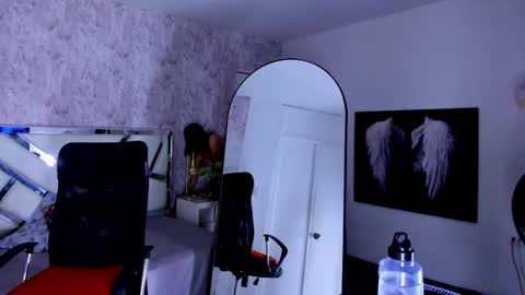 sarah online show from November 8, 9:48 pm