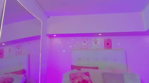 Scarlett  online show from March 12, 1:38 pm