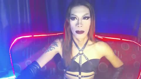 Devine online show from February 25, 10:25 pm