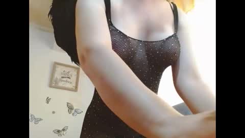 Venus Independent Model online show from October 31, 6:27 pm