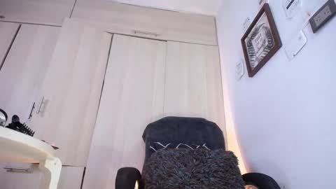    online show from December 4, 10:47 pm