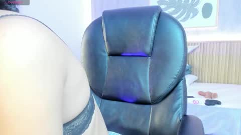 shayla online show from November 30, 5:32 am