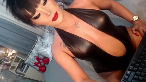 Sierrafina online show from April 13, 5:00 am