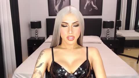 Jenny Hakenson online show from December 16, 5:11 pm