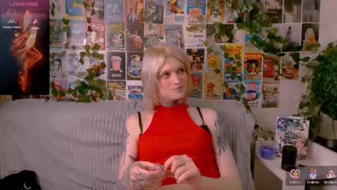 Snapshot of simona_rain chatting on October 12, 4:04 am Simona online show from October 12, 4:04 am