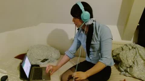 Lili online show from February 27, 8:15 pm