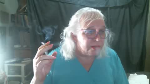 Snapshot of sissydianetx chatting on October 21, 11:39 pm Sissy Diane online show from October 21, 11:39 pm