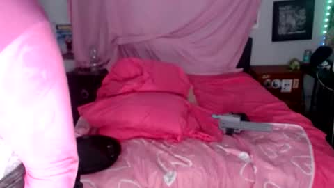 sissyslutliana69 online show from April 8, 8:04 am