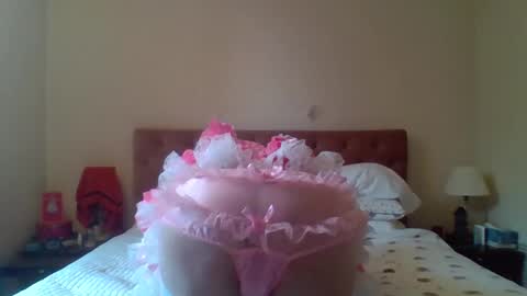 sissysteph00 online show from February 18, 3:20 pm