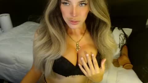Queen Cassie online show from July 9, 1:42 am