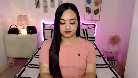 Queen Cyrine online show from May 7, 9:27 am