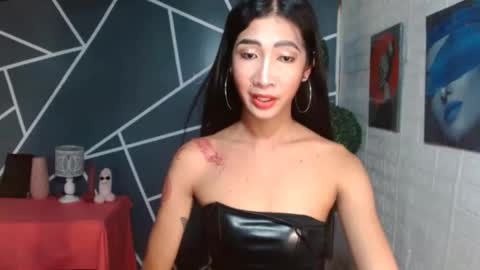 slimprettyjoira online show from April 21, 1:42 am