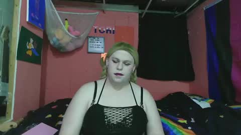 Tori Smith online show from February 8, 6:01 am