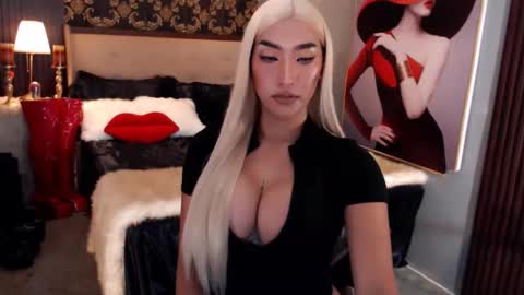smasherqueen online show from June 2, 8:05 am