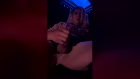 sonialuvsd online show from April 12, 1:58 pm