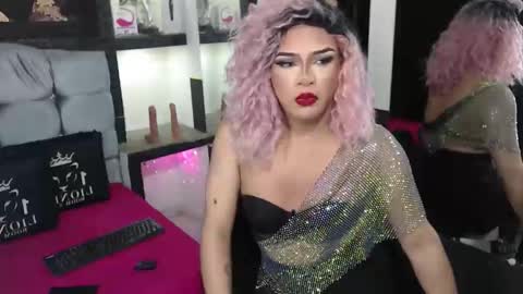 sophia_hott01 online show from December 5, 12:22 pm