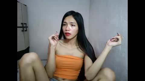 sophialaurel online show from February 9, 12:50 am