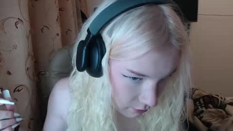 soska_albinosk online show from December 5, 9:43 pm