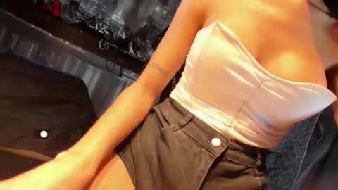 soysabrinathebest online show from January 11, 11:00 pm