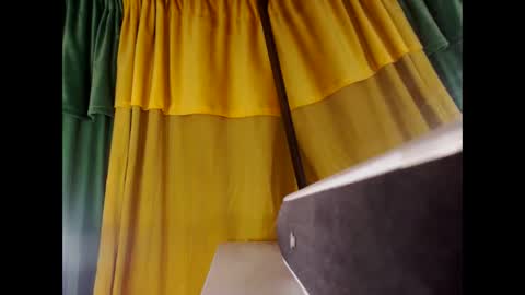 stephanieparadis online show from March 17, 2:59 am