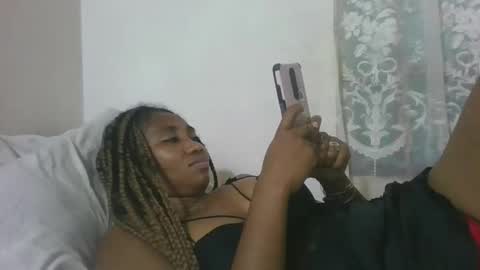 surbelle online show from March 27, 10:00 pm