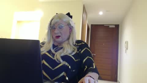 My name is Sissy or more fully Suzanna Aprilia Maria Mariquita Catarina Chinita Banci. Soy una puta - que chimba ladybug online show from May 15, 4:15 pm