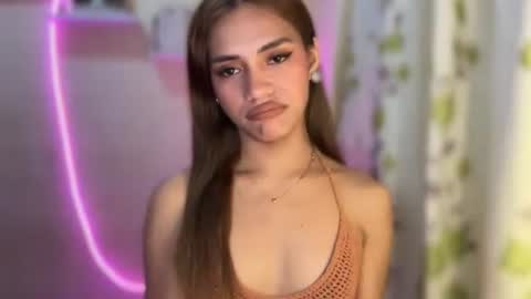 Snapshot of sweet_nikki03 chatting on September 22, 8:03 pm sweet_nikki03 online show from September 22, 8:03 pm