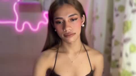 Snapshot of sweet_nikki03 chatting on September 24, 9:21 pm sweet_nikki03 online show from September 24, 9:21 pm