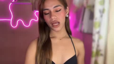 Snapshot of sweet_nikki03 chatting on September 26, 9:34 pm sweet_nikki03 online show from September 26, 9:34 pm
