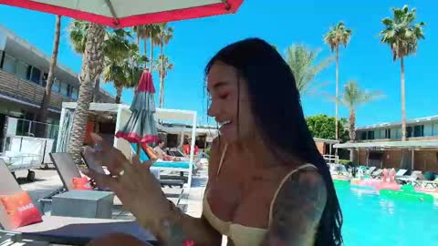 Laura Saenz  Geminis online show from April 20, 8:43 pm