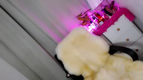 JUST CALL ME BABE online show from July 20, 10:39 am