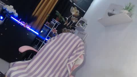 Ningning online show from April 1, 12:06 pm