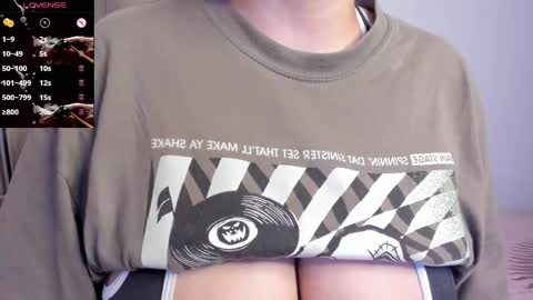 tarrant_ online show from April 15, 11:38 pm