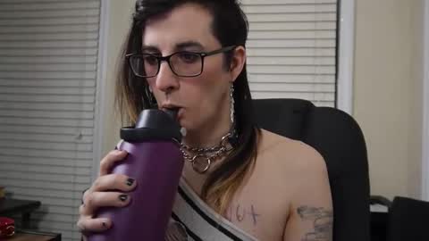 Tarrow online show from December 3, 3:15 am