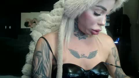 tatuada_safada online show from May 30, 7:28 am