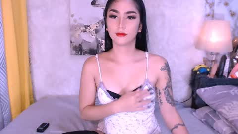 Snapshot of thalia_venture chatting on January 2, 11:52 am Thalia online show from January 2, 11:52 am