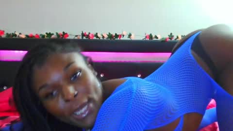 Snapshot of theebody chatting on September 28, 4:44 am theebody online show from September 28, 4:44 am