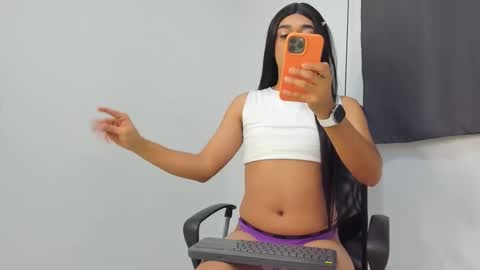 Snapshot of thesweet_khloe chatting on January 7, 1:17 am Thesweet khloe online show from January 7, 1:17 am